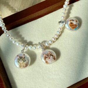 Hand-Painted Pearl & Pearls Necklace A16